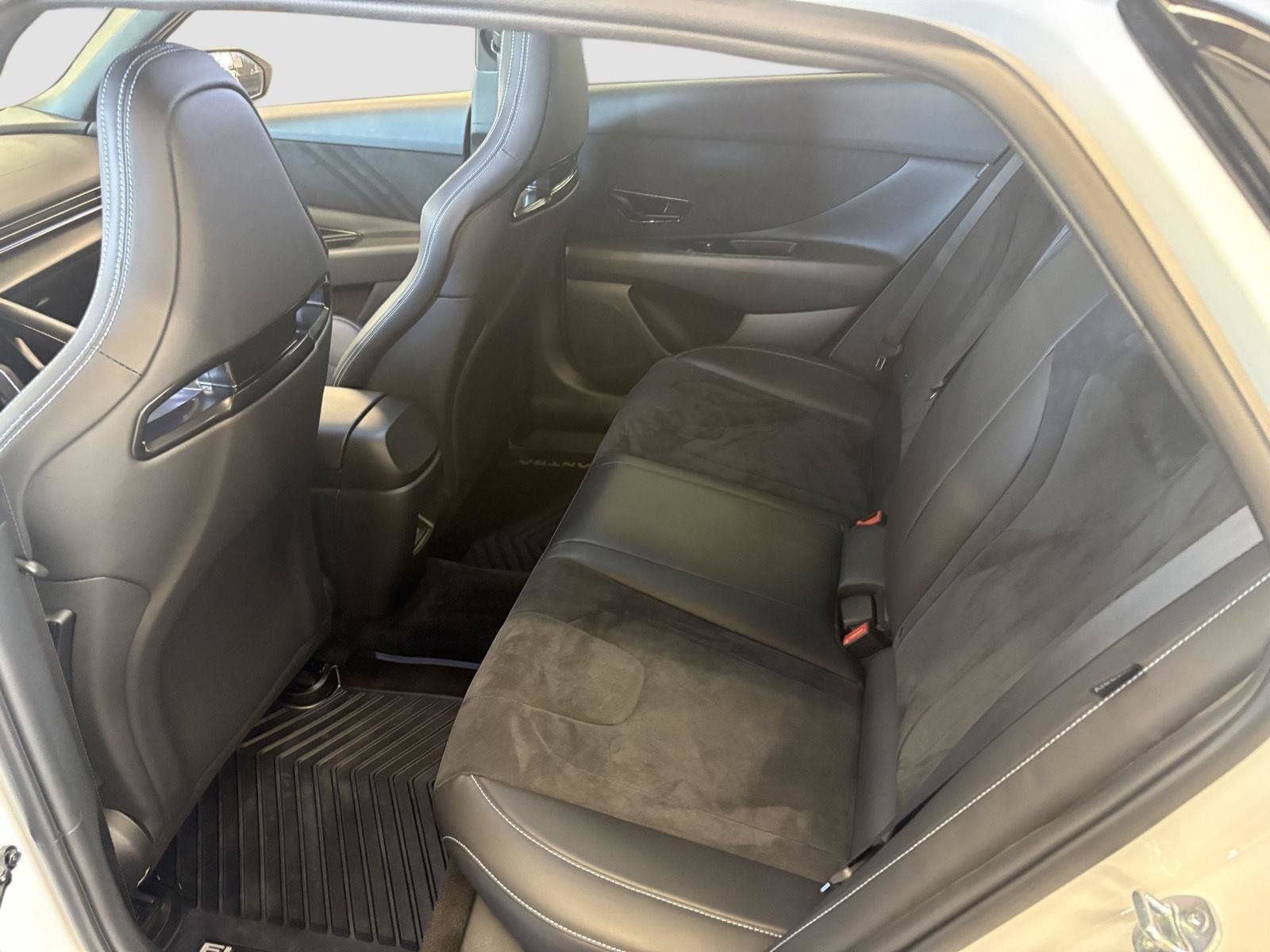 Used 2025 Hyundai Elantra N FWD image 21