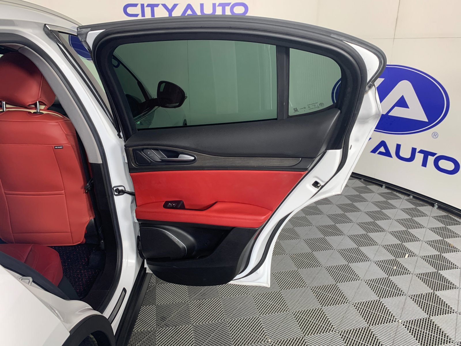 Used 2019 Alfa Romeo Stelvio Ti AWD/4WD image 24
