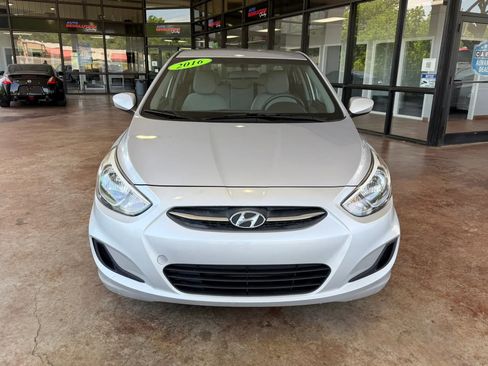 Used 2016 Hyundai Accent SE FWD image 2