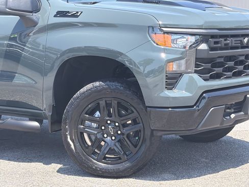 Used 2025 Chevrolet Silverado 1500 Custom Trail Boss w/ Turbomax Blackout Package AWD/4WD image 3