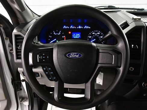 Used 2017 Ford F550 2WD Regular Cab Super Duty image 13