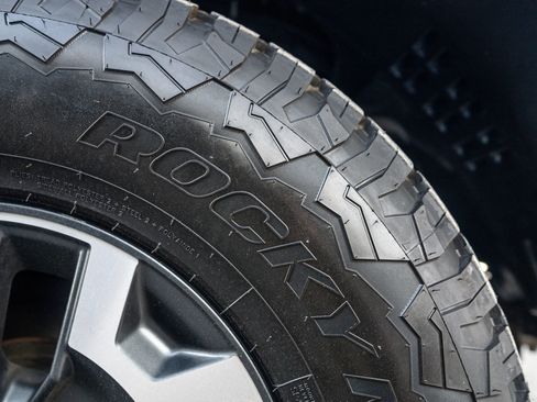 Used 2020 Toyota Tacoma TRD Off-Road image 37