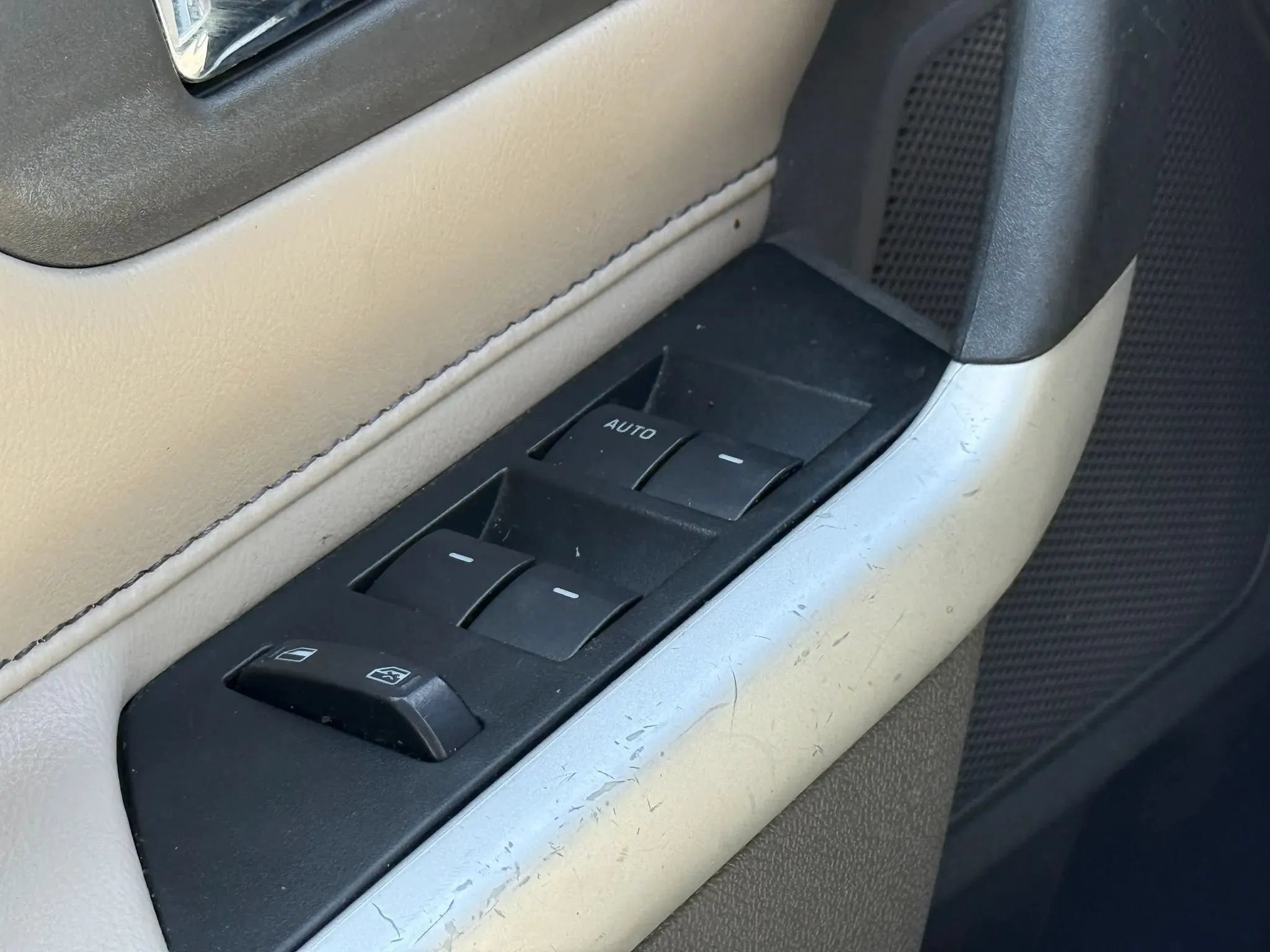 Used 2013 Ford Edge SEL FWD image 23