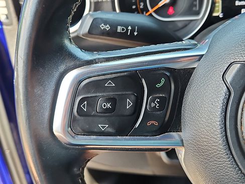 Used 2018 Jeep Wrangler Unlimited Sahara AWD/4WD image 19