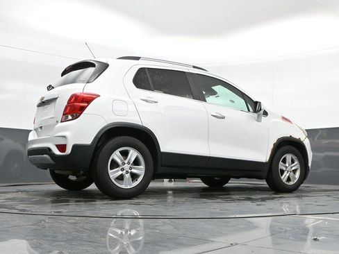 Used 2017 Chevrolet Trax LT w/ LT Convenience Package FWD image 22