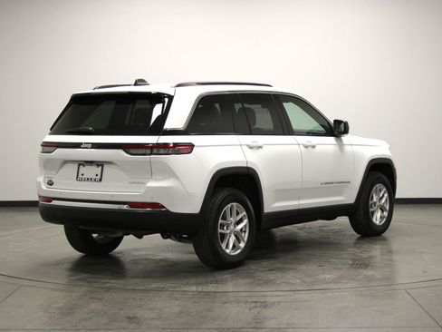 Used 2025 Jeep Grand Cherokee Laredo X w/ Trailer Tow Package AWD/4WD image 8