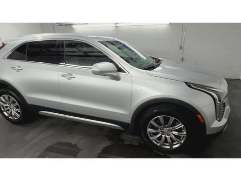 Used 2019 Cadillac XT4 Premium Luxury w/ Cold Weather Package FWD image 2