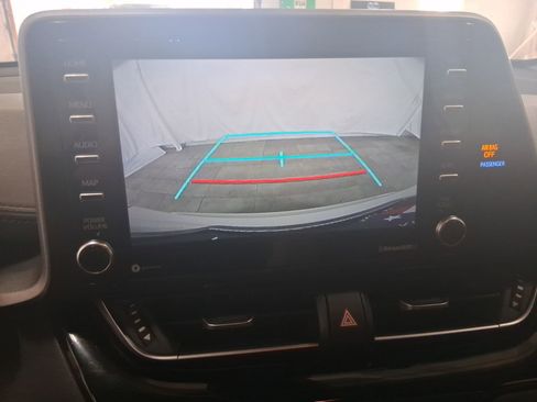 Used 2020 Toyota C-HR LE image 5