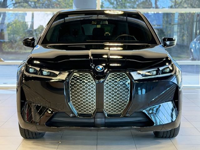 Used 2024 BMW iX xDrive50 w/ Premium Package AWD/4WD image 6