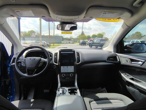Used 2023 Ford Edge SE w/ Black Appearance Package AWD/4WD image 19