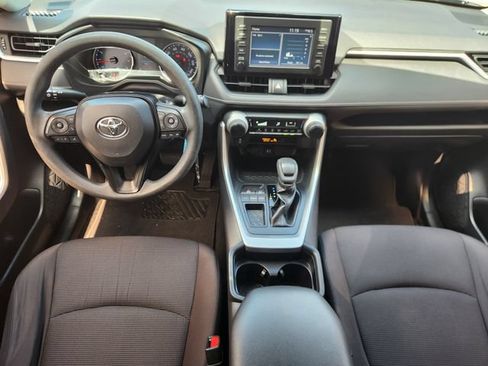Used 2019 Toyota RAV4 LE FWD image 25