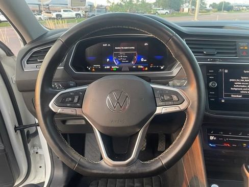 Used 2024 Volkswagen Tiguan SE AWD/4WD image 14