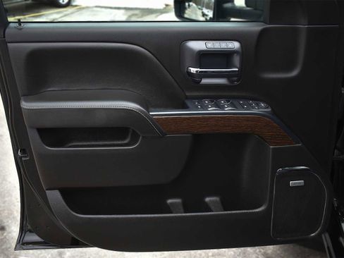 Used 2019 GMC Sierra 2500 Denali w/ Duramax Plus Package image 23