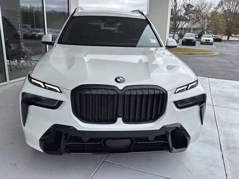 Used 2023 BMW X7 xDrive40i w/ Executive Package image 7
