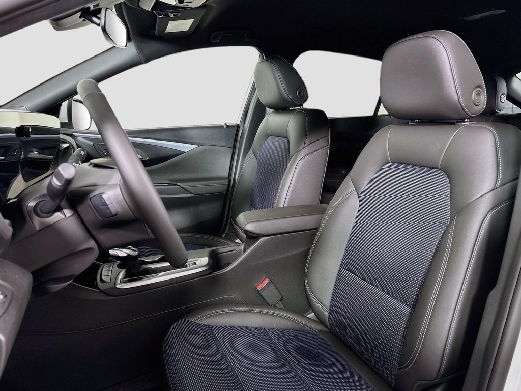 New 2026 Buick Envista Sport Touring w/ Convenience I Package FWD image 20
