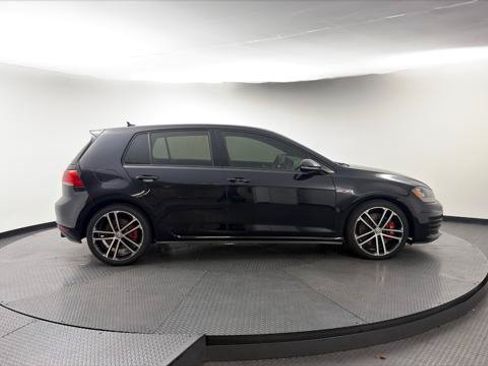 Used 2017 Volkswagen GTI SE FWD image 9