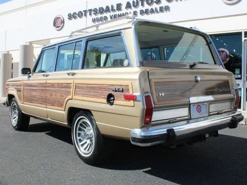 Used 1990 Jeep Grand Wagoneer image 2