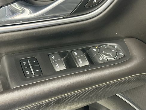 Used 2021 Chevrolet Tahoe Premier image 18