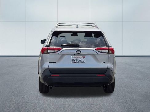 Used 2021 Toyota RAV4 LE w/ Carpet Mat Package (TMS) FWD image 5