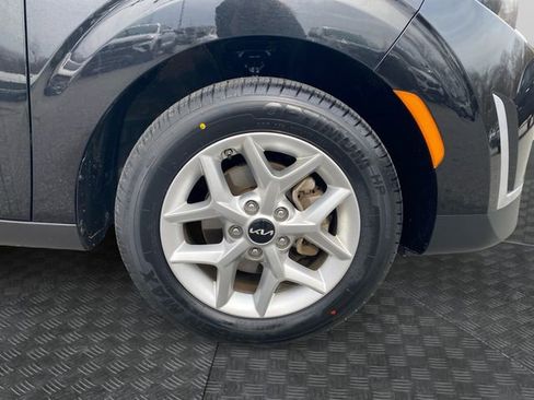 Used 2024 Kia Soul LX w/ Option Group 015 image 34