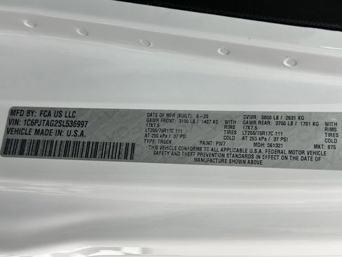 New 2025 Jeep Gladiator Sport image 30