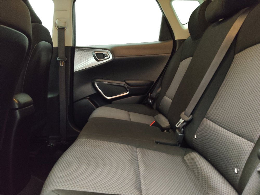 Used 2023 Kia Soul LX w/ Option Group 015 FWD image 18