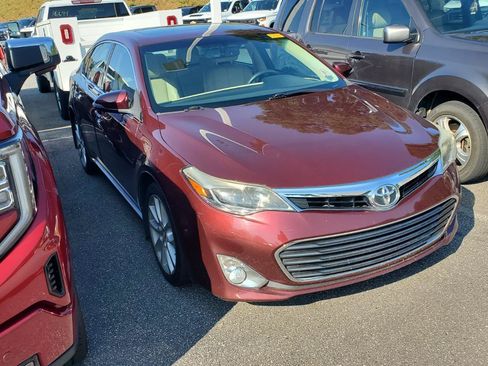 Used 2013 Toyota Avalon XLE Touring FWD image 2