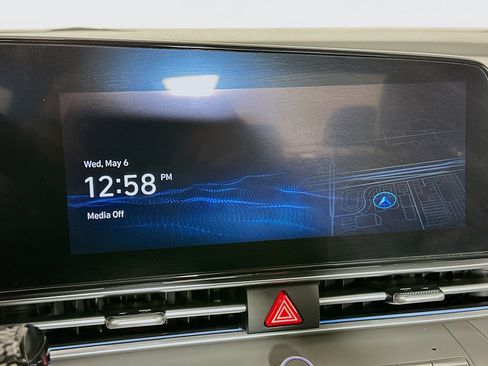 Used 2025 Hyundai Elantra SEL FWD image 21