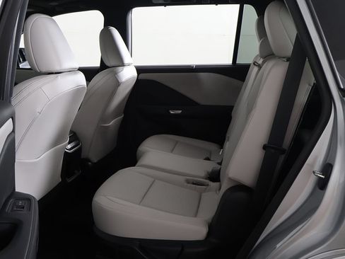 Used 2025 Lexus TX 350 AWD image 33