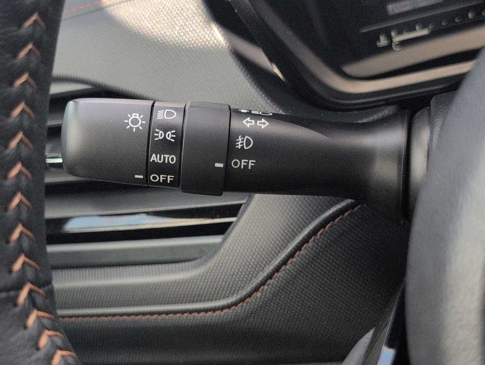 Certified 2025 Subaru Forester Touring AWD/4WD image 26