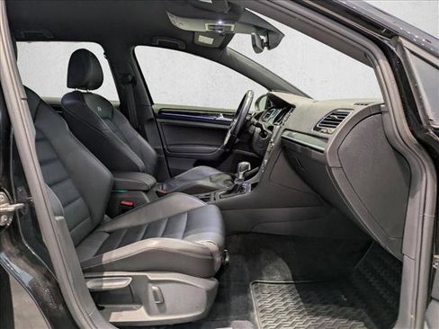 Used 2017 Volkswagen Golf R 4-Door image 22