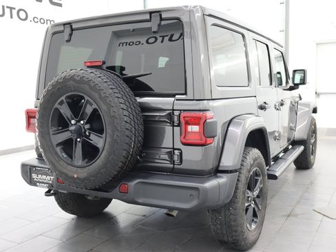 Used 2022 Jeep Wrangler Unlimited Sahara AWD/4WD image 4