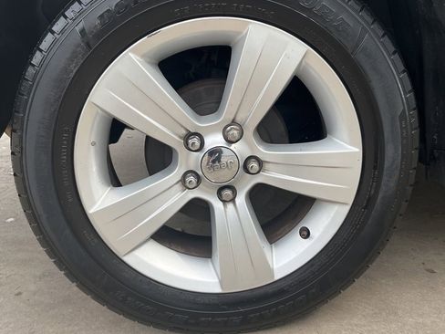Used 2013 Jeep Compass Latitude FWD image 26
