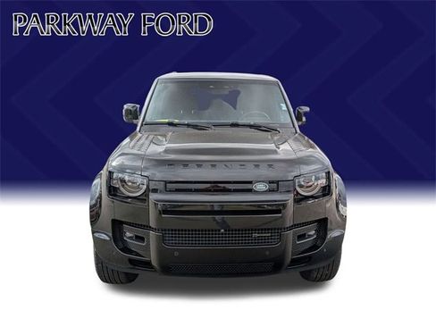 Used 2023 Land Rover Defender 110 X-Dynamic SE image 2