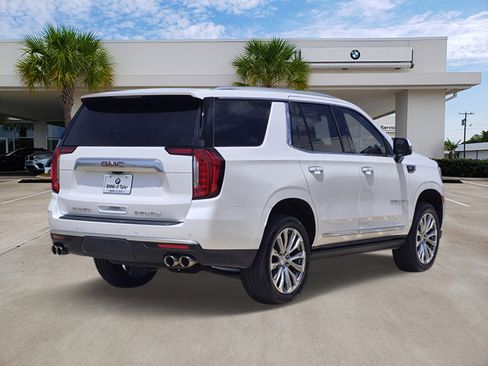 Used 2022 GMC Yukon Denali w/ Denali Ultimate Package AWD/4WD image 4
