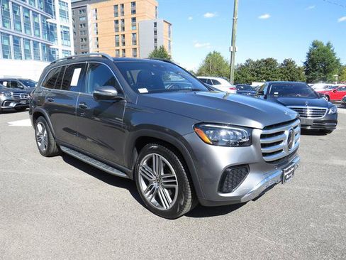 Used 2024 Mercedes-Benz GLS 450 4MATIC image 5