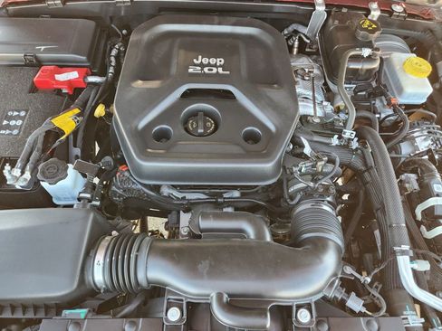 Used 2021 Jeep Wrangler Unlimited Sahara image 32