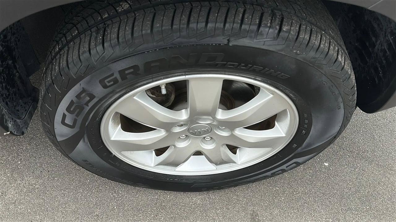 Used 2012 Kia Sorento FWD image 19