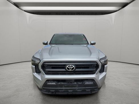 Used 2025 Toyota Tacoma SR5 AWD/4WD image 8