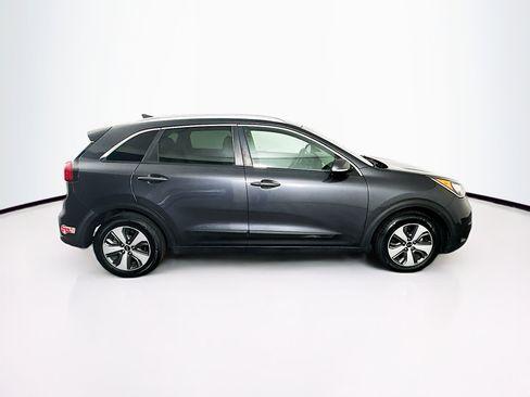 Used 2018 Kia Niro EX image 10