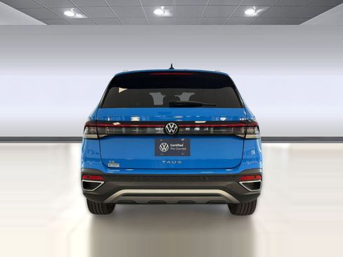 Used 2025 Volkswagen Taos SE FWD image 10