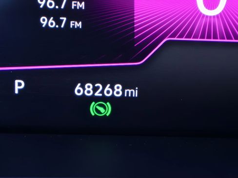 Used 2023 Volkswagen Tiguan SE R-Line image 22