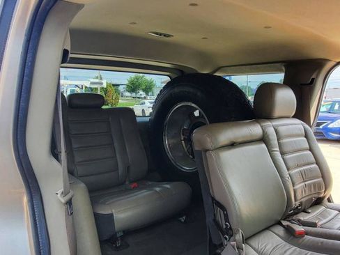 Used 2003 HUMMER H2 w/ Preferred Equipment Group AWD/4WD image 17