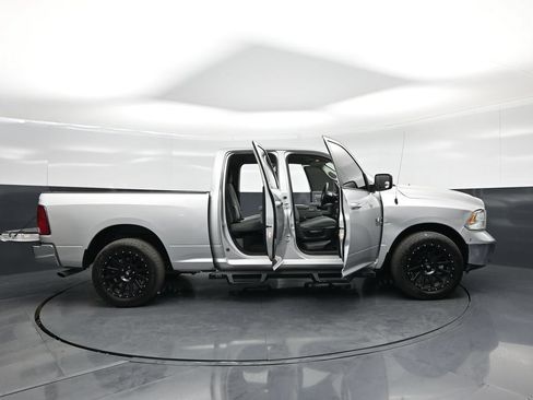Used 2018 RAM 1500 Classic SLT RWD image 4