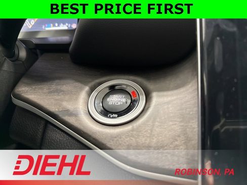 New 2025 Jeep Grand Cherokee Limited w/ Black Appearance Package image 29