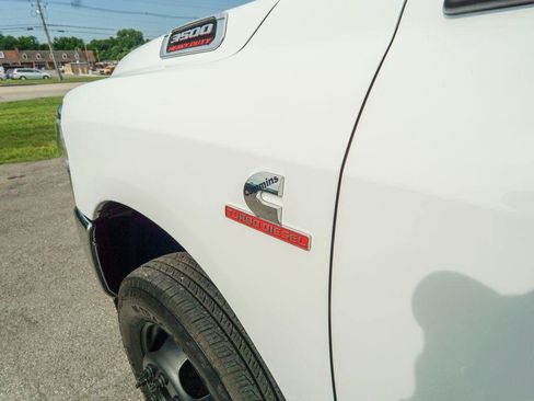 Used 2022 RAM 3500 Tradesman AWD/4WD image 9
