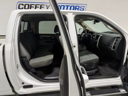 Used 2016 RAM 2500 SLT AWD/4WD image 17