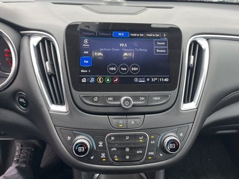 Used 2024 Chevrolet Malibu LT image 11