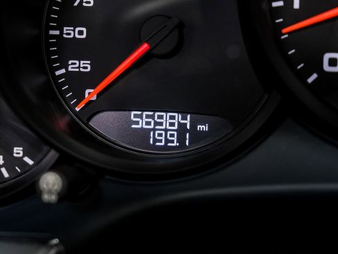 Used 2017 Porsche 911 Carrera image 19