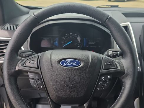 Used 2022 Ford Edge Titanium w/ Equipment Group 301A AWD/4WD image 13